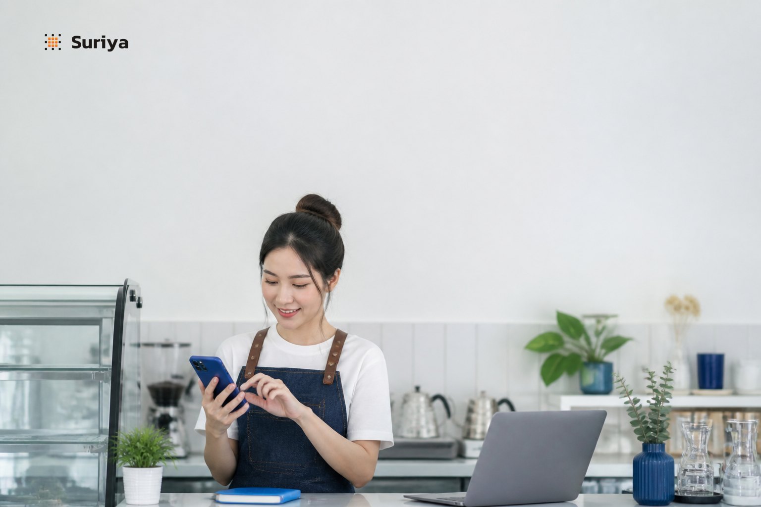 เจ้าของร้านค้าไทยเปรียบเทียบเครื่องมือ AI จัดการ LINE OA บนมือถือ
